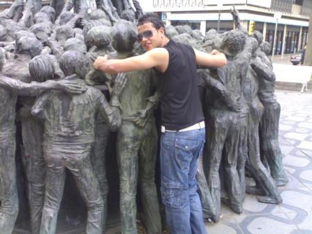 c'est Hicham en espagne  